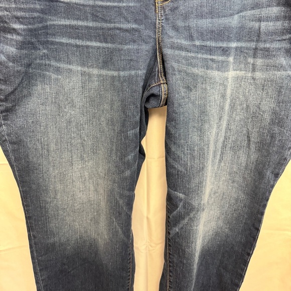 Torrid Boyfriend Straight Mid-Rise Jean - Picture 5 of 9
